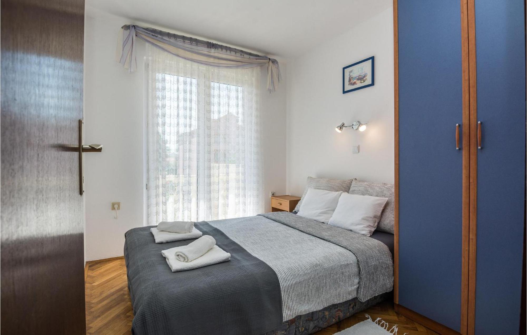 Beautiful Apartment In Privlaka With Kitchen Eksteriør billede